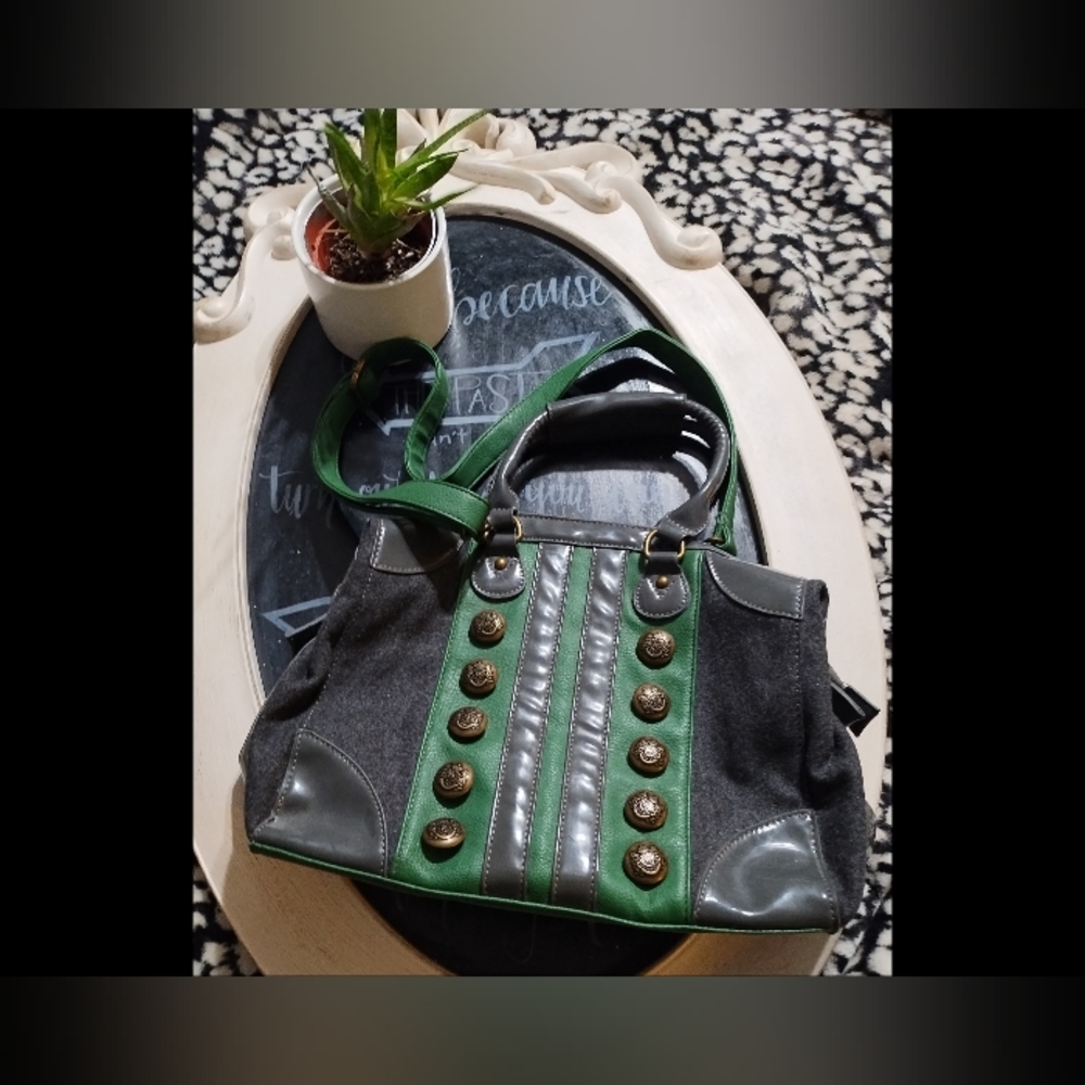 Nila Anthony Green/Grey purse